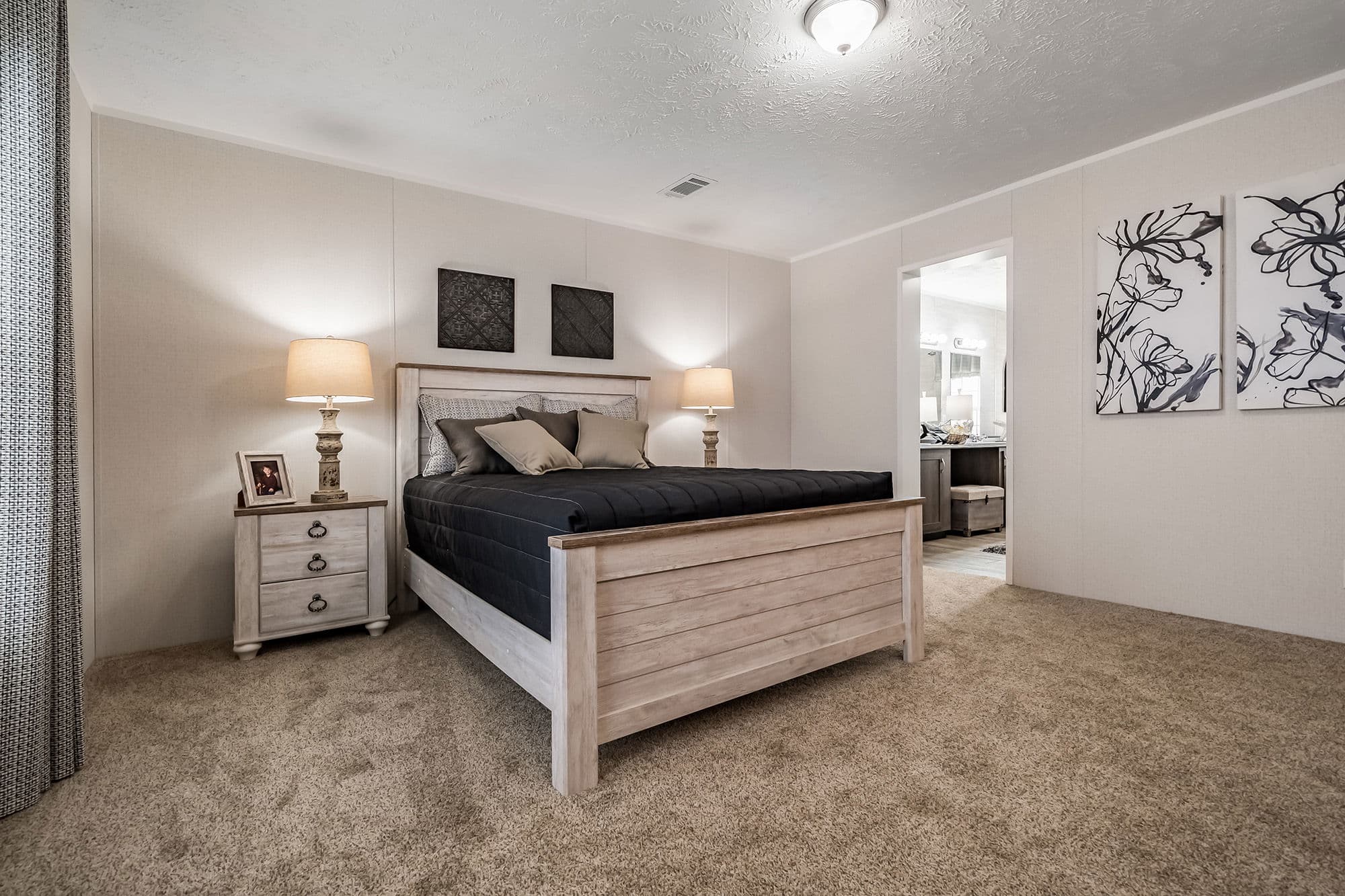 Md-41-32 bedroom home features