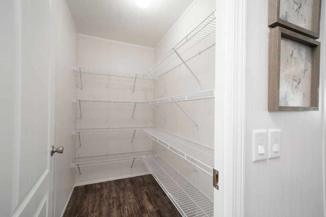 Md-53-32 interior home features