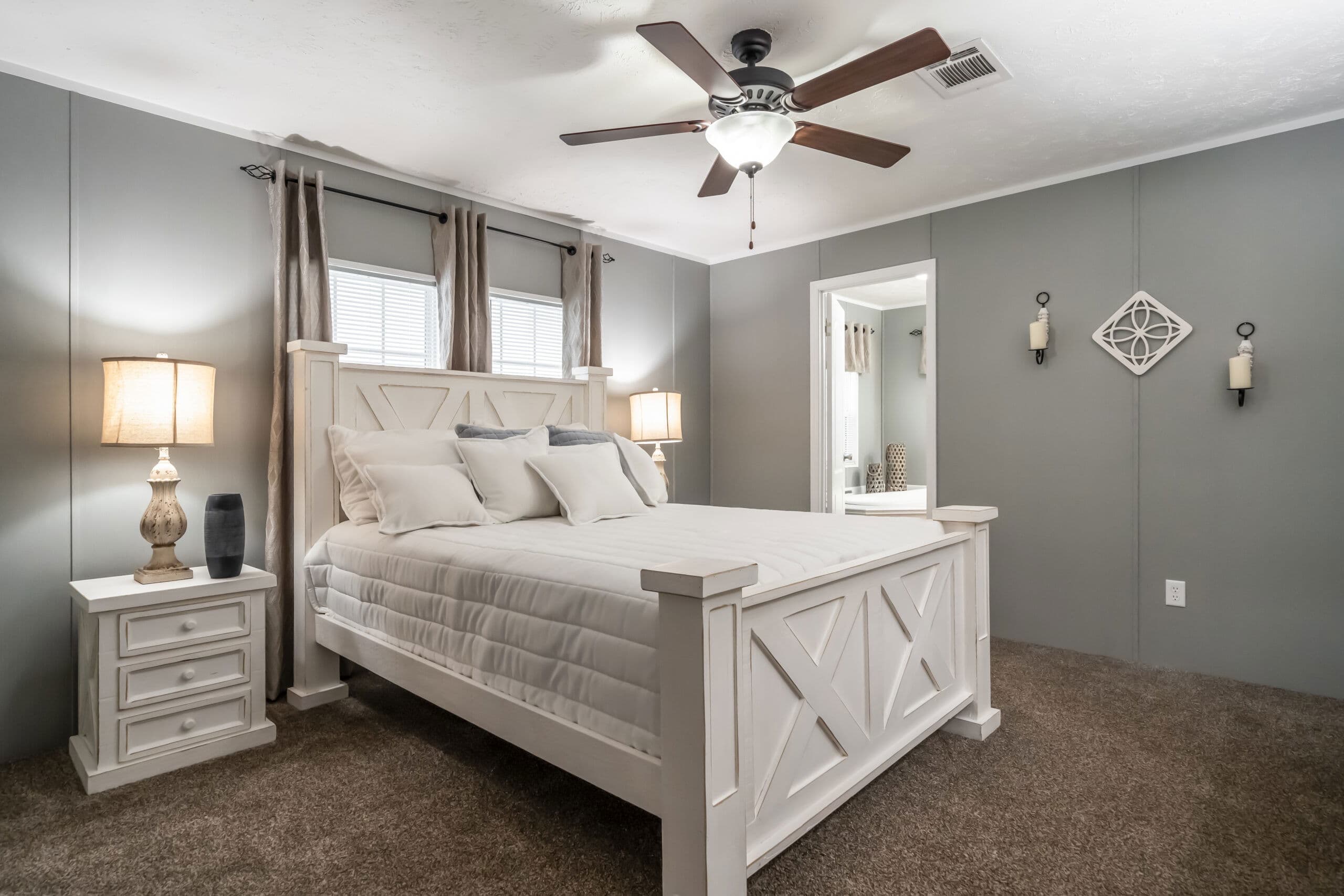 Md-50-32 bedroom home features